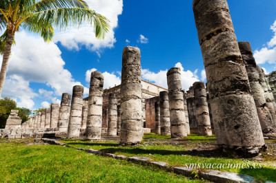 Riviera Maya - Columnas en el Templo de Los Guerreros