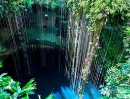 Mexico,  Ik-Kil Cenote - Chichen Itza