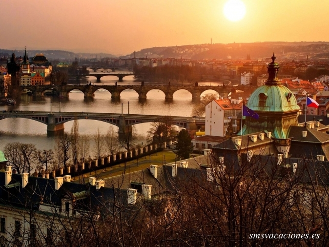 Circuito San Petersburgo y Escandinavia Fin Praga 14 días.